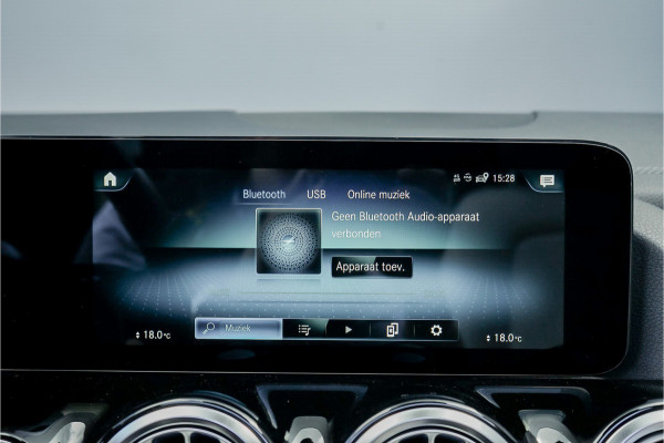 Mercedes-Benz EQA 250 Edition 1 67 kWh AMG Pano Leder Distronic 20" 1e Eig