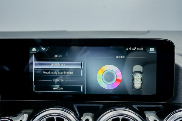 Mercedes-Benz EQA 250 Edition 1 67 kWh AMG Pano Leder Distronic 20" 1e Eig
