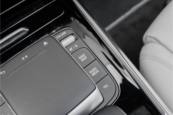 Mercedes-Benz EQA 250 Edition 1 67 kWh AMG Pano Leder Distronic 20" 1e Eig
