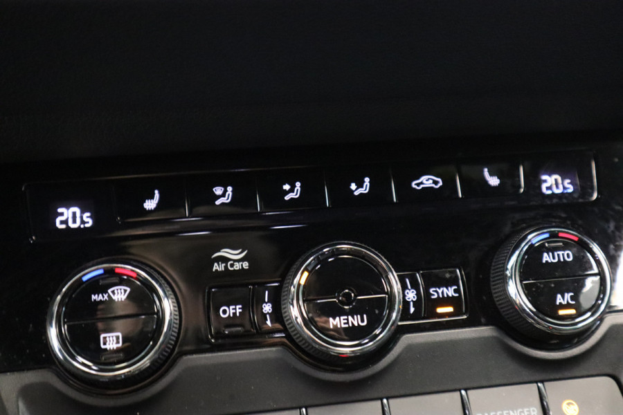 Škoda Karoq 1.5 TSI ACT Sportline Business CruiseControl Trekhaak Full-led