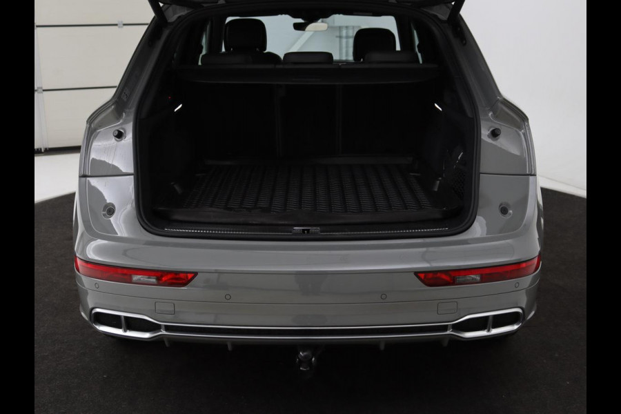 Audi Q5 55 TFSIe S Edition | Trekhaak | Leder | Adaptive cruise | 360 camera | Carplay | Navigatie | Virtual Cockpit | Luchtvering | Matrix LED