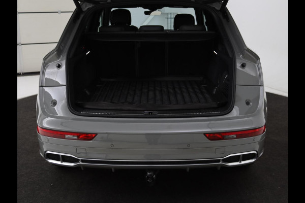 Audi Q5 55 TFSIe S Edition | Trekhaak | Leder | Adaptive cruise | 360 camera | Carplay | Navigatie | Virtual Cockpit | Luchtvering | Matrix LED