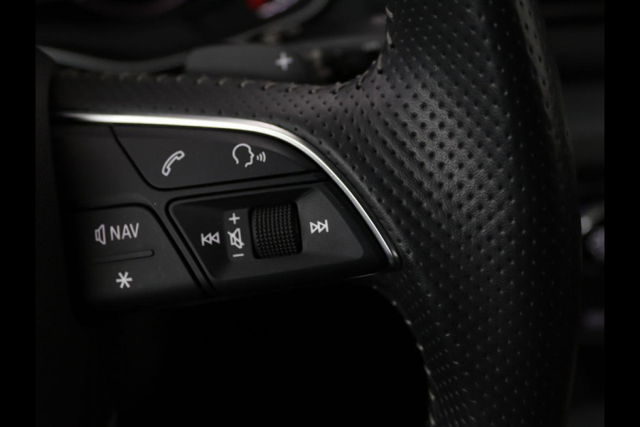 Audi Q5 55 TFSIe S Edition | Trekhaak | Leder | Adaptive cruise | 360 camera | Carplay | Navigatie | Virtual Cockpit | Luchtvering | Matrix LED
