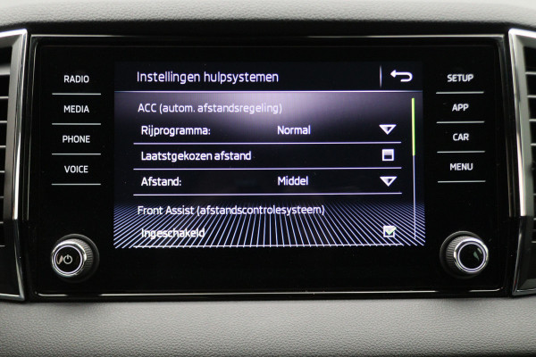 Škoda Karoq 1.0 TSI Style Business Automaat LED, Canton, Apple Carplay, Camera, ACC, Stuur-/Stoelverw., PDC