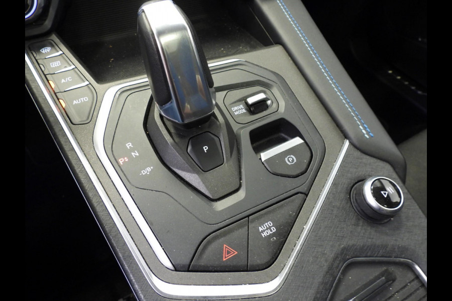 Lynk & Co 01 1.5 PHEV Plug-In NAVI/360CAM/SCHUIFDAK/LED/20"LMV!