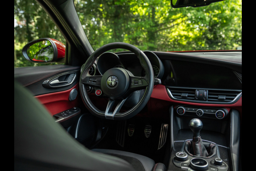 Alfa Romeo Giulia 2.9 V6 Quadrifoglio | Manual | 2e eigenaar | Harman/Kardon