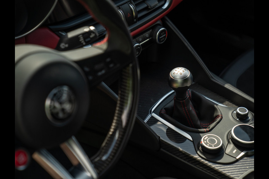 Alfa Romeo Giulia 2.9 V6 Quadrifoglio | Manual | 2e eigenaar | Harman/Kardon