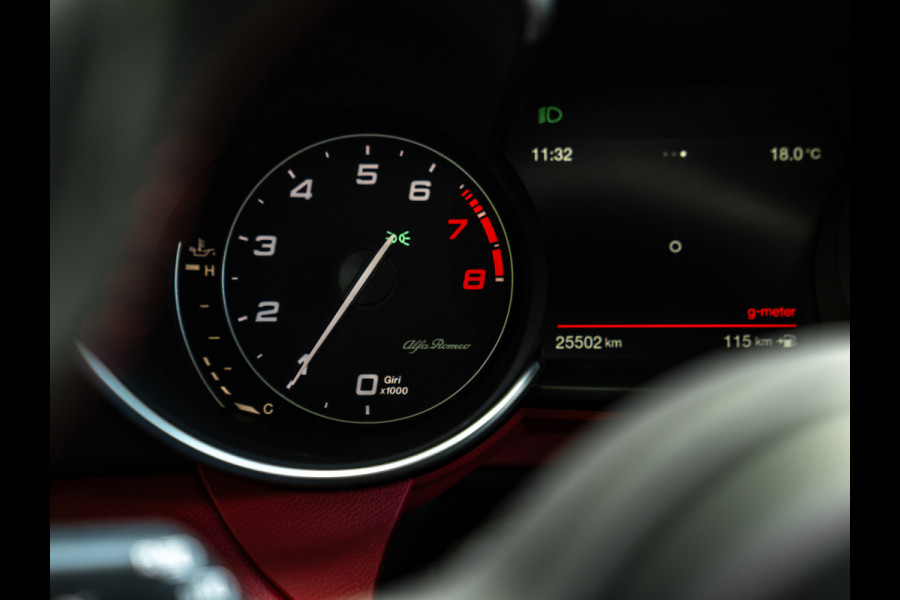 Alfa Romeo Giulia 2.9 V6 Quadrifoglio | Manual | 2e eigenaar | Harman/Kardon