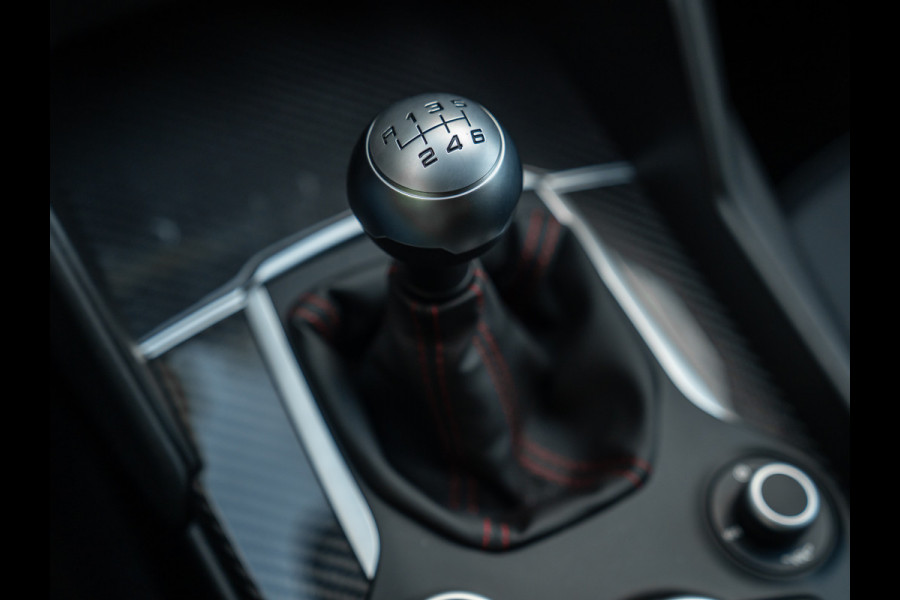 Alfa Romeo Giulia 2.9 V6 Quadrifoglio | Manual | 2e eigenaar | Harman/Kardon