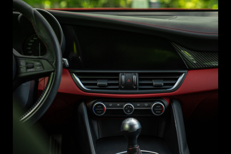 Alfa Romeo Giulia 2.9 V6 Quadrifoglio | Manual | 2e eigenaar | Harman/Kardon