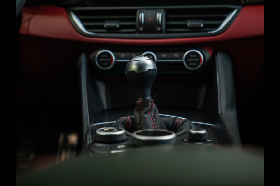 Alfa Romeo Giulia 2.9 V6 Quadrifoglio | Manual | 2e eigenaar | Harman/Kardon