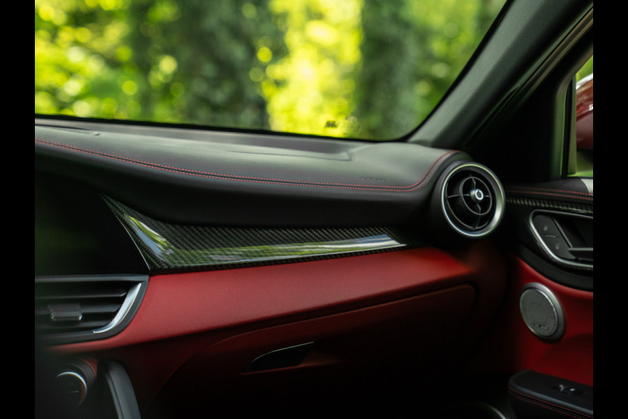 Alfa Romeo Giulia 2.9 V6 Quadrifoglio | Manual | 2e eigenaar | Harman/Kardon