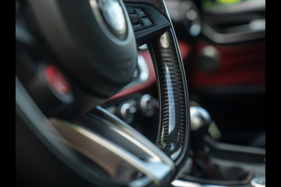 Alfa Romeo Giulia 2.9 V6 Quadrifoglio | Manual | 2e eigenaar | Harman/Kardon