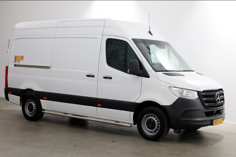 Mercedes-Benz Sprinter 311 CDI 115pk RWD L2H2 Airco Laadklep 500kg + Trekhaak 07-2020
