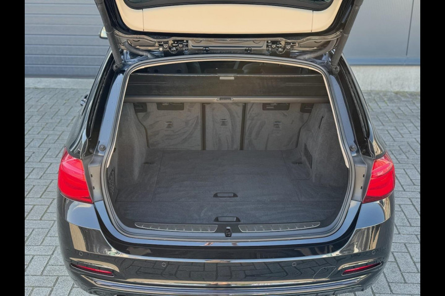 BMW 3 Serie Touring 318d 150pk Automaat Sport Line | Navi Prof. | LED | Climate | Cruise | Sportstoelen | Sportstuur | 18 inch