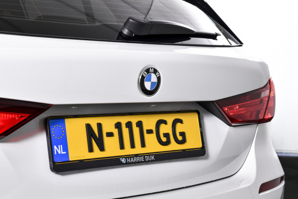 BMW 1-serie 118i 140 PK Corporate High Executive | Cruise | PDC | NAV+ Apple Car Play | EEC | LM 19" |