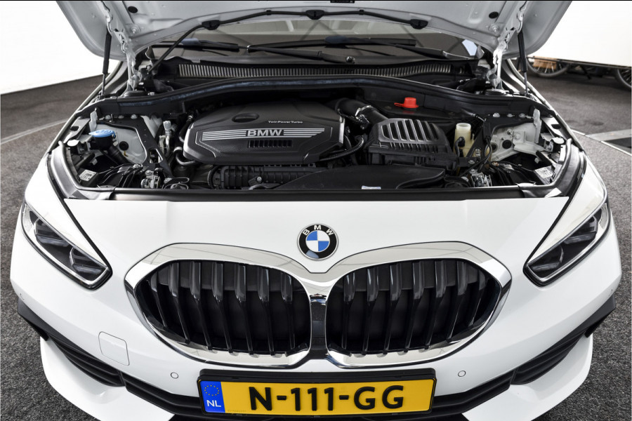 BMW 1-serie 118i 140 PK Corporate High Executive | Cruise | PDC | NAV+ Apple Car Play | EEC | LM 19" |