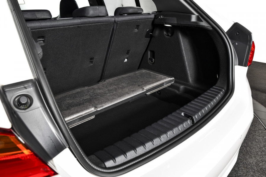 BMW 1-serie 118i 140 PK Corporate High Executive | Cruise | PDC | NAV+ Apple Car Play | EEC | LM 19" |