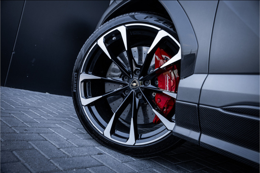 Lamborghini Urus 4.0 V8 - Panorama | Original Matte | 23'inch | B&O
