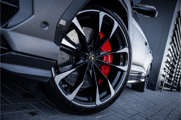 Lamborghini Urus 4.0 V8 - Panorama | Original Matte | 23'inch | B&O