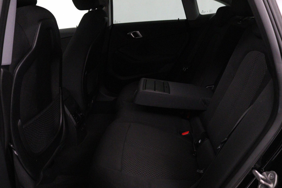 BMW 2 Serie Gran Coupé 218i Introduction Edition (PARKEERSENSOREN, CRUISE CONTROL, NAVIGATIE, DEALER ONDERHOUDEN)