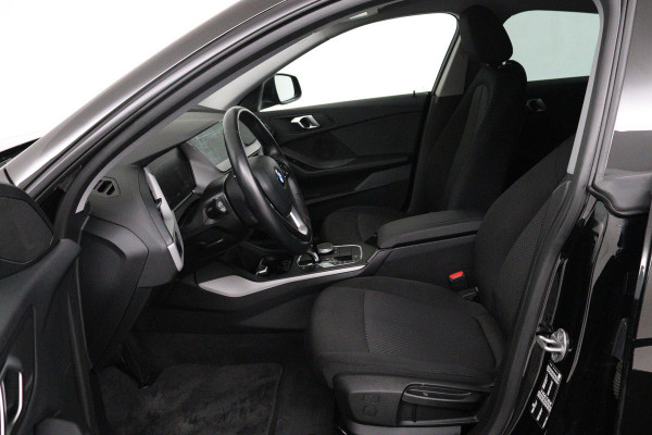 BMW 2 Serie Gran Coupé 218i Introduction Edition (PARKEERSENSOREN, CRUISE CONTROL, NAVIGATIE, DEALER ONDERHOUDEN)