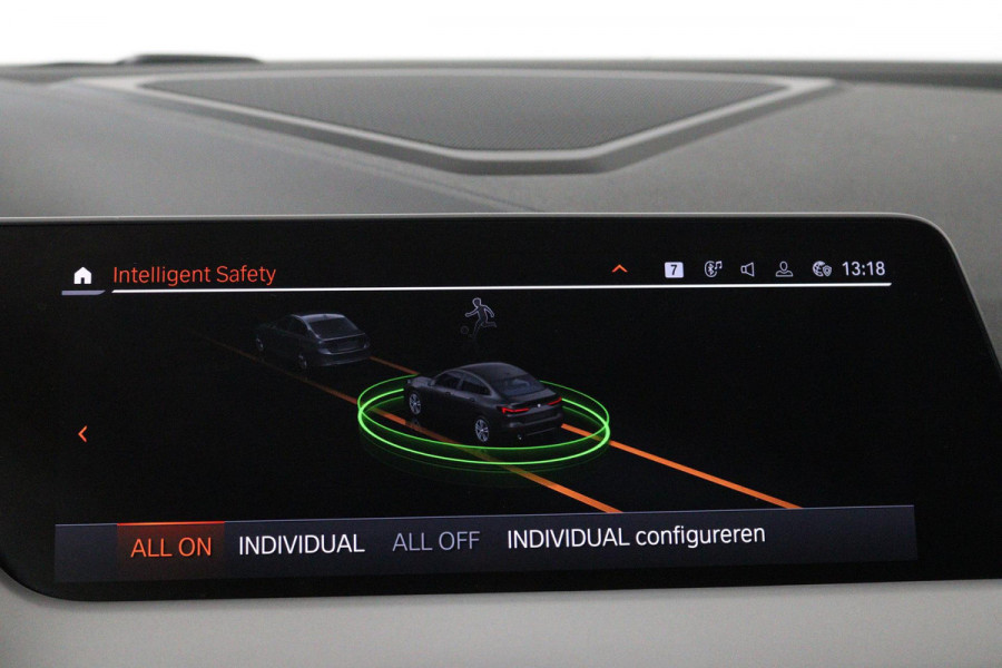 BMW 2 Serie Gran Coupé 218i Introduction Edition (PARKEERSENSOREN, CRUISE CONTROL, NAVIGATIE, DEALER ONDERHOUDEN)