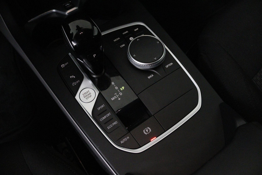 BMW 2 Serie Gran Coupé 218i Introduction Edition (PARKEERSENSOREN, CRUISE CONTROL, NAVIGATIE, DEALER ONDERHOUDEN)