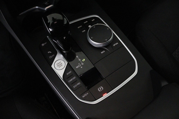 BMW 2 Serie Gran Coupé 218i Introduction Edition (PARKEERSENSOREN, CRUISE CONTROL, NAVIGATIE, DEALER ONDERHOUDEN)