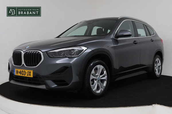 BMW X1 SDrive18i Executive Edition (PARKEERSENSOREN, NAVIGATIE, CRUISE, STOELVERWARMING, AUTOMAAT, NL-AUTO, DEALER ONDERHOUDEN)