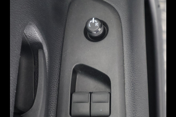 Toyota Aygo X 1.0 VVT-i MT PLAY BLACK & WHITE EDITION CRUISE CONTROLL. CLOUD NAVIGATIE. AIRCO GARANTIE TOT 2033 !!