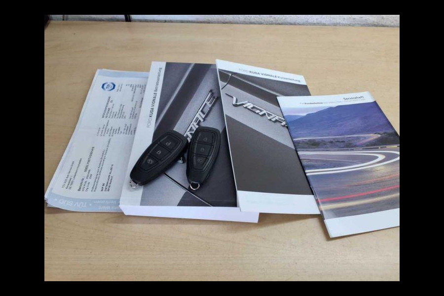 Ford Kuga 2.5 PHEV Vignale 225pk | Driver Assistance Pack | Technology Pack | Winterpack | Trekhaak afneembaar | Set winter velgen | 1.500kg Trekgewicht