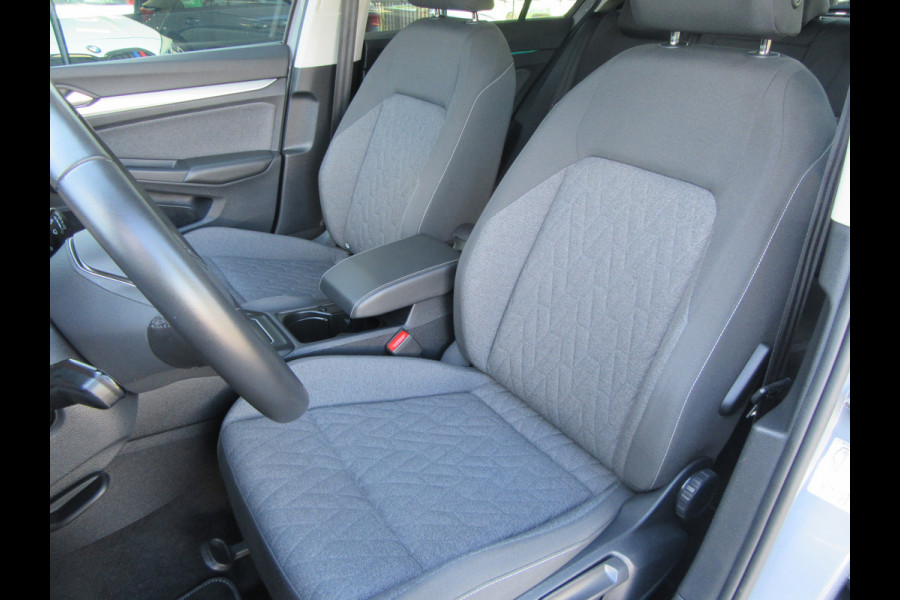 Volkswagen Golf 8 1.5 TSI Style, Navi, Ad.Cruise Control, Stoelverw, 18 Inch