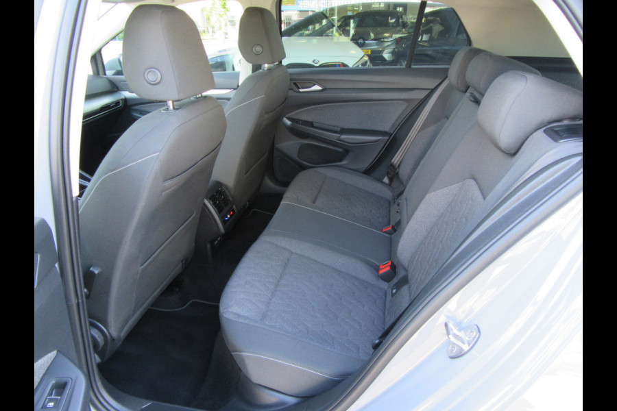 Volkswagen Golf 8 1.5 TSI Style, Navi, Ad.Cruise Control, Stoelverw, 18 Inch