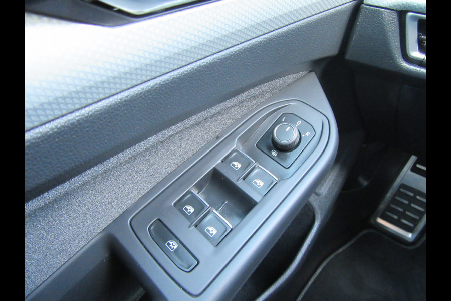 Volkswagen Golf 8 1.5 TSI Style, Navi, Ad.Cruise Control, Stoelverw, 18 Inch