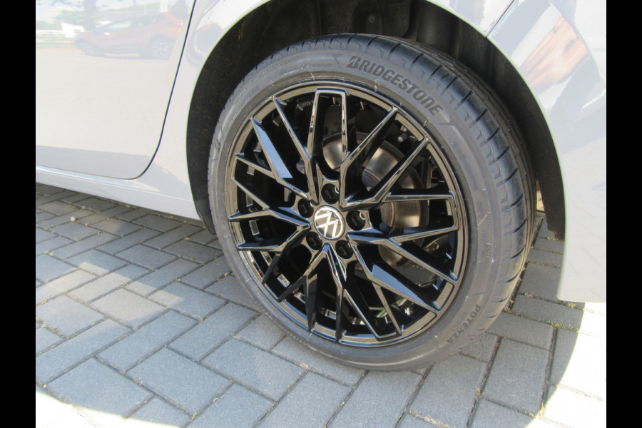 Volkswagen Golf 8 1.5 TSI Style, Navi, Ad.Cruise Control, Stoelverw, 18 Inch