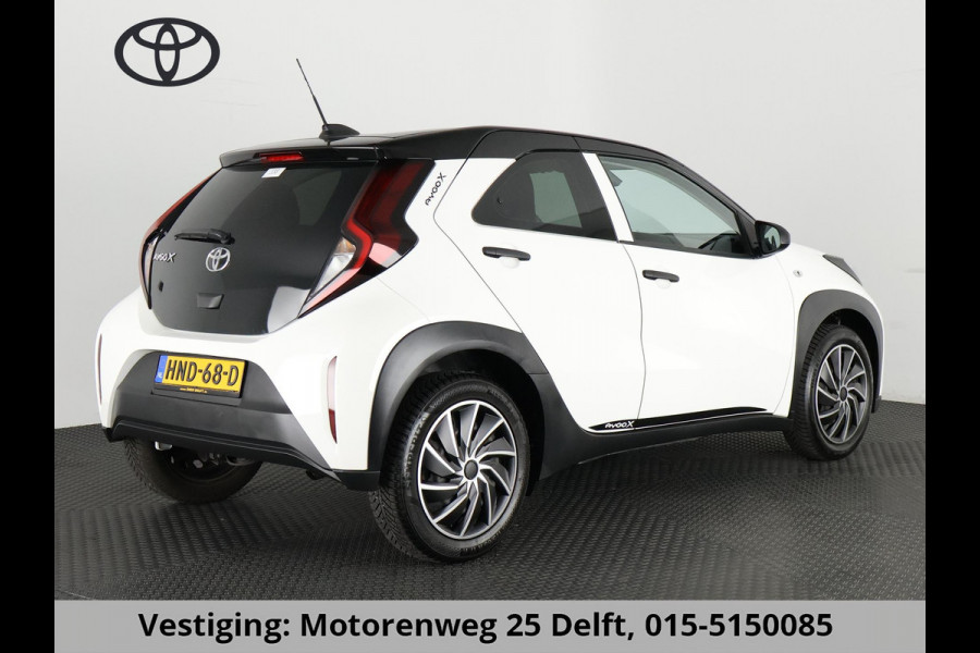 Toyota Aygo X 1.0 VVT-i MT PLAY BLACK & WHITE EDITION CRUISE CONTROLL. CLOUD NAVIGATIE. AIRCO GARANTIE TOT 2033 !!