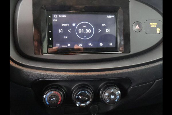 Toyota Aygo X 1.0 VVT-i MT PLAY BLACK & WHITE EDITION CRUISE CONTROLL. CLOUD NAVIGATIE. AIRCO GARANTIE TOT 2033 !!