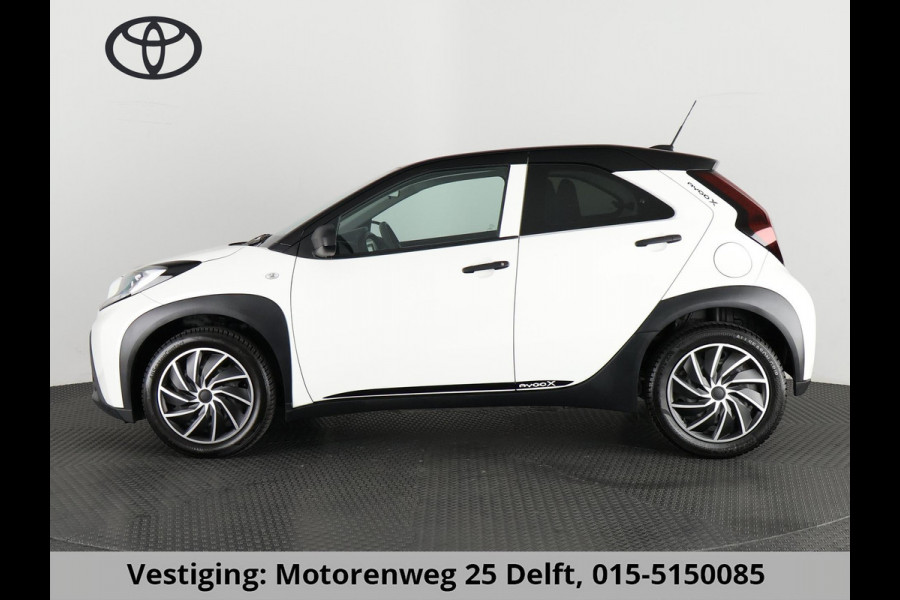 Toyota Aygo X 1.0 VVT-i MT PLAY BLACK & WHITE EDITION CRUISE CONTROLL. CLOUD NAVIGATIE. AIRCO GARANTIE TOT 2033 !!