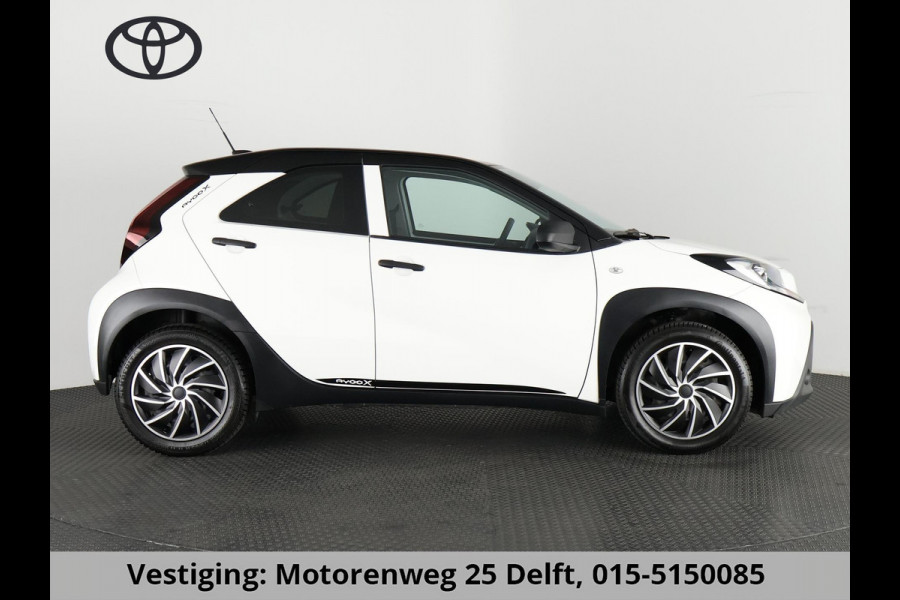 Toyota Aygo X 1.0 VVT-i MT PLAY BLACK & WHITE EDITION CRUISE CONTROLL. CLOUD NAVIGATIE. AIRCO GARANTIE TOT 2033 !!