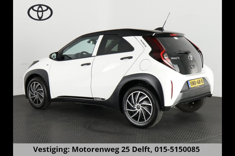 Toyota Aygo X 1.0 VVT-i MT PLAY BLACK & WHITE EDITION CRUISE CONTROLL. CLOUD NAVIGATIE. AIRCO GARANTIE TOT 2033 !!