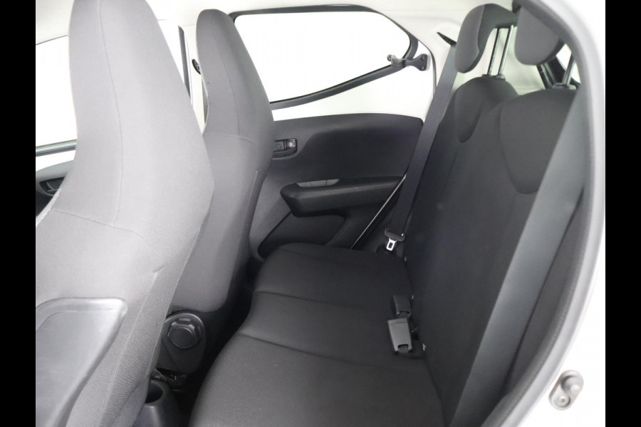 Toyota Aygo 1.0 VVT-i X-FUN STYLE PACK 5-DEURS.ELEKTRISCHE RAMEN.AIRCO.BLUETOOTH.GARANTIE TOT 11-2027