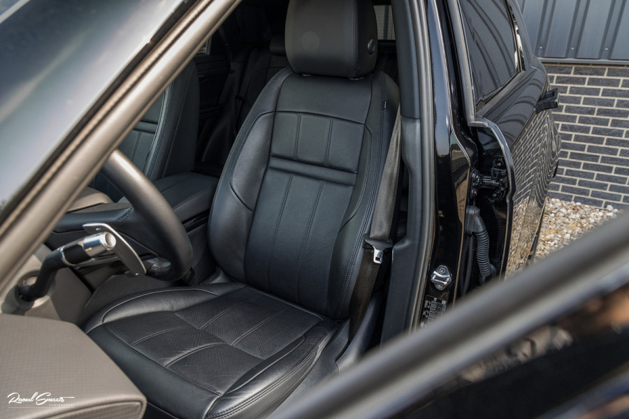 Land Rover Range Rover Evoque 1.5 P300e AWD R-Dynamic S | Panorama dak | Adaptieve cruise | Premium audio | Elektrische stoelen | 360 camera |