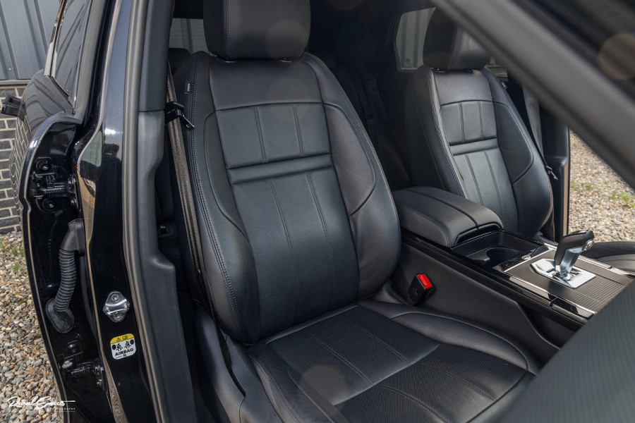 Land Rover Range Rover Evoque 1.5 P300e AWD R-Dynamic S | Panorama dak | Adaptieve cruise | Premium audio | Elektrische stoelen | 360 camera |