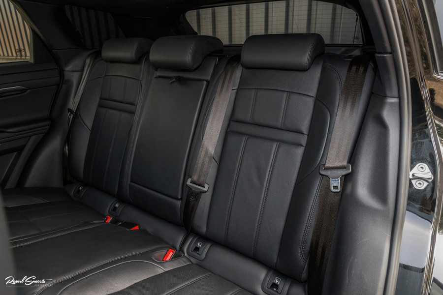 Land Rover Range Rover Evoque 1.5 P300e AWD R-Dynamic S | Panorama dak | Adaptieve cruise | Premium audio | Elektrische stoelen | 360 camera |
