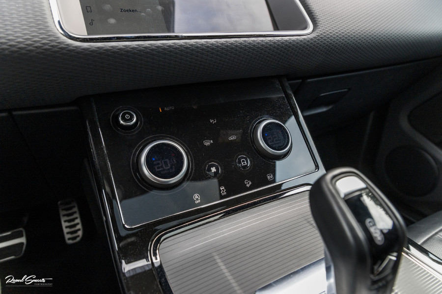 Land Rover Range Rover Evoque 1.5 P300e AWD R-Dynamic S | Panorama dak | Adaptieve cruise | Premium audio | Elektrische stoelen | 360 camera |