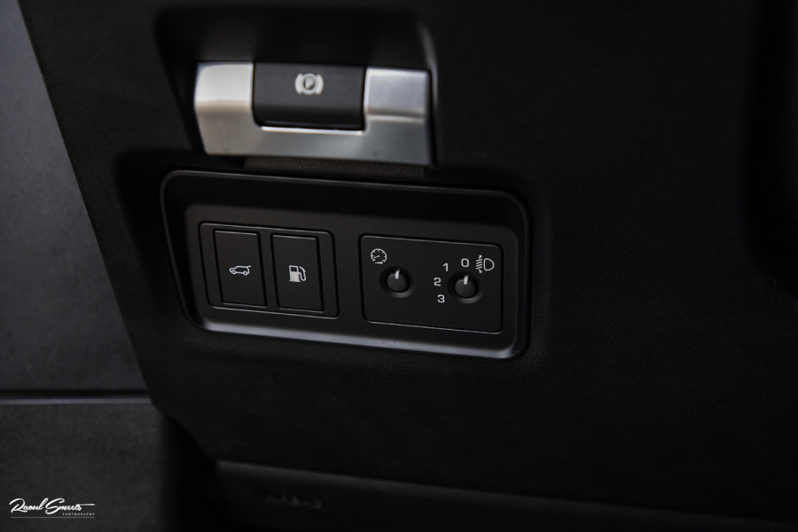 Land Rover Range Rover Evoque 1.5 P300e AWD R-Dynamic S | Panorama dak | Adaptieve cruise | Premium audio | Elektrische stoelen | 360 camera |