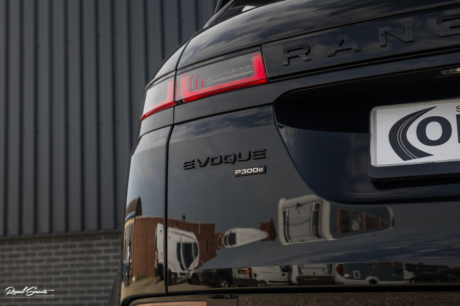 Land Rover Range Rover Evoque 1.5 P300e AWD R-Dynamic S | Panorama dak | Adaptieve cruise | Premium audio | Elektrische stoelen | 360 camera |
