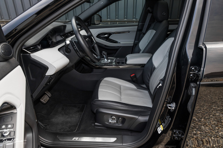 Land Rover Range Rover Evoque 1.5 P300e AWD R-Dynamic SE | Panorama dak | Adaptieve cruise | Apple carplay | 20 inch |