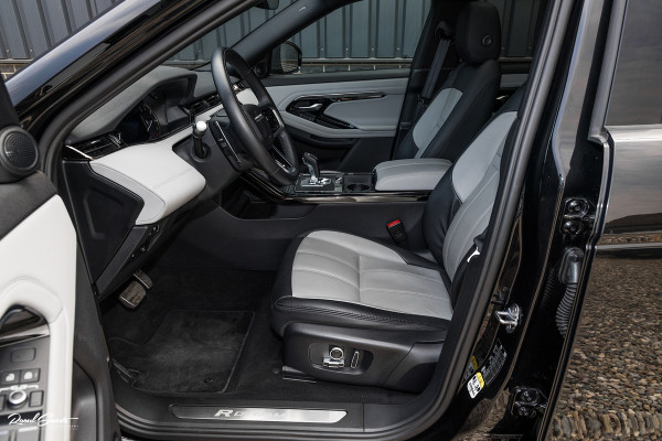 Land Rover Range Rover Evoque 1.5 P300e AWD R-Dynamic SE | Panorama dak | Adaptieve cruise | Apple carplay | 20 inch |